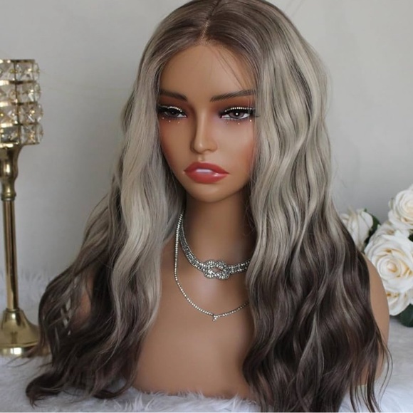 ♥️ 18” WEAR & GO PRE PLUCKED ASH BLONDE HIGHLIGHT BODY WAVYombre lace wig NEW